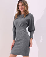 Damen strickkleid mit rundhalsausschnitt ballonärmeln und midilänge in Grau