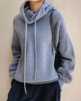 Damen Strickpullover mit hohem Kragen und Kordelzug in Grau