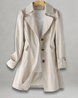 Clara | Damen Trenchcoat klassischer Schnitt Knopfleiste Umlegekragen in Beige