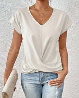 Katharina | Damen V-Ausschnitt Kurzarm Shirt mit Twist-Detail in Weiß