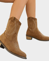 Clara | Damen Western Ankle Boots Stiefeletten mit Steppdetails in Khaki