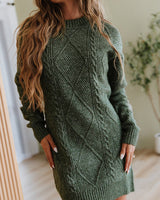 Damen Zopfmuster Strickkleid mit V-Ausschnitt und überschnittenen Schultern in Grün