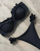 Damen Zweiteiliger Bikini mit Trägerlosem Oberteil Volants und Bindung am Rücken in Schwarz