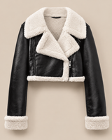Dörte | Damen Schwarze Winterjacke mit Weichem Kragen, Reißverschluss und Druckknöpfen in Schwarz