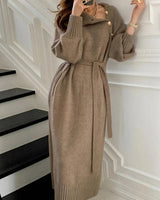 Nassra - Elegantes Rollkragen Kleid in Khaki