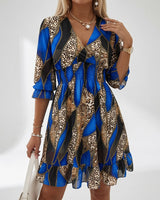 Shilaa – Minikleid Mit Blumenmuster Und Geraffter Taille in Blau