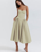 Chloris - Taillenformendes Sommerkleid in Green Cafe