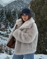 Zefina – Oversize-jacke Mit Langen Ärmeln Aus Kunstfell in Grau