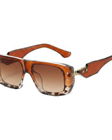 Eckige Damen-Sonnenbrille mit Muster und Nieten in Braun & Leopard