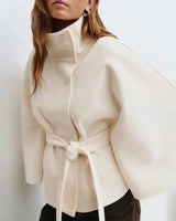 Eleganter Cape-Mantel mit Gürtel in Beige