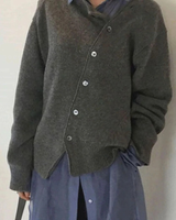 Eleni | Damen Strickjacke mit Knöpfen und Besonderem Schnitt in Grau