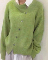 Eleni | Damen Strickjacke mit Knöpfen und Besonderem Schnitt in Grün