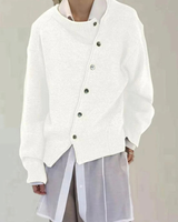 Eleni | Damen Strickjacke mit Knöpfen und Besonderem Schnitt in Weiß