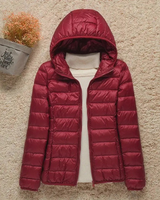 Elfriede | Damen Wasserdichte Stepp Regenjacke mit Kapuze in Bordeaux