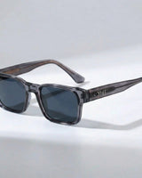 Nala | Quadratische Premium-Sonnenbrille in Grau
