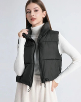 Esther | Damen Kurze Steppweste Bodywarmer mit Stehkragen und Zwei Wege Reißverschluss in Schwarz
