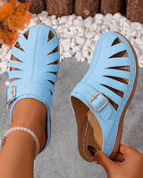 Alvena – Flache Sandalen mit Geschlossener Zehenpartie Ausschnitt Und Schnalle in Blau