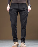 Talcott – Lässige Hose in Slim-Fit Passform mit Struktur in Schwarz