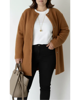 Fabienne | Damen Strickjacke für Große Größen mit Knöpfen vorne und Langarm in Karamell