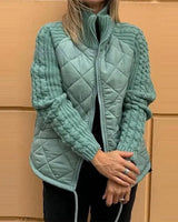Karoliina - Gestrickte Patchwork Daunen Jacke in Hellgrün
