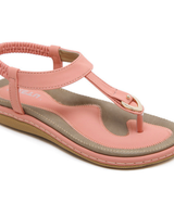 Flache Damen-Sandalen mit T-Riemen und Metalldetail in Rosa