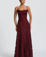 Veya - Glänzendes Abendkleid in Kirschlack