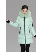 Gertrud | Damen Winterjacke Lang mit Kapuze und Reißverschluss, Komfort Parka mit Taschen in Erbsengrün