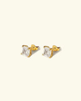 Goldene Ohrringe Stecker in Gold