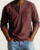 Herren Langarm-Henleyshirt mit Knopfleiste und Brusttasche in Rot