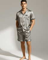 Herren Schlafanzug kurz gemustert mit Hemd und Shorts in Khaki Buchstabe