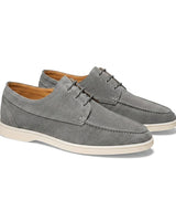 Herren-Schnürschuhe mit Mokassin-Naht und flacher Sohle in Grau
