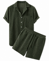 Herren Set aus Kurzarmhemd mit Reverskragen und Shorts mit Kordelzug in Grün
