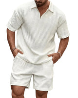 Herren-Set aus Poloshirt mit Viertelreißverschluss und Shorts mit Gitterstruktur in Weiß
