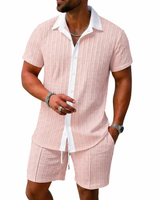 Herren Set mit Kurzarmhemd mit Kragen und Knopfleiste sowie Shorts mit elastischem Bund und Kordelzug in Rosa