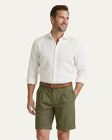 Herren Shorts mit Falten und Gürtel in Olivgrün