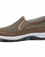 Herren Slipper mit Mesh-Oberfläche und Panelstruktur in Braun