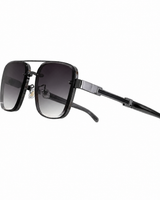 Herren Sonnenbrille mit eckigen Gläsern und Doppelsteg in Grau