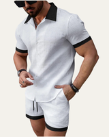Herren zweiteiliges Set mit Kurzarmhemd mit Knopfleiste und Shorts mit elastischem Bund und Kordelzug in Weiß