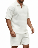 Herren Zweiteiliges Set mit Kurzarmshirt und Shorts mit Struktur in Weiß