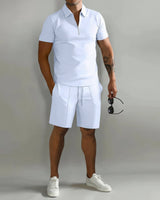 Herren Zweiteiliges Set Poloshirt mit Reißverschluss und kurze Hose in Weiß