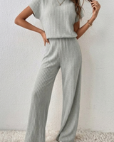 ElevenOra Stilvoller Cremeweißer Reißverschluss-Stehkragen Oversized Kurzarmpullover & Weitbeinige Hose - Geripptes Strick-Zweiteiliges Ensemble in Grau