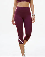 Hochtaillierte Capri-Leggings mit Bequemer Stretch-Passform in Burgunderrot