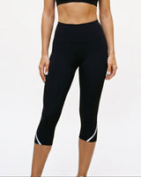 Hochtaillierte Capri-Leggings mit Bequemer Stretch-Passform in Schwarz