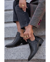 Inara | Damen Schwarze Orthopädische Stiefeletten mit Stern Nieten in Schwarz