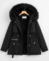 Isolde | Damen Winterjacke für Große Größen mit Fell, Kapuze, Taschen und Kordelzug in Schwarz