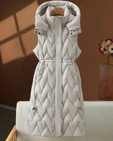 Jasmina | Damen Lange Steppweste Bodywarmer mit Kapuze und Kordelzug in Creme