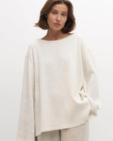 Oversize-Damenpullover mit offenem Rücken und langen Ärmeln – Mireya in Weiß