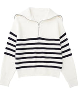 Damenpullover mit Streifen, halbem Reißverschluss und Stehkragen – Holly in Beige/Schwarze Streifen