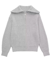 Damenpullover mit Streifen, halbem Reißverschluss und Stehkragen – Holly in Grau