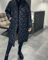 Kendall | Eleganter, figurschmeichelnder Wintermantel – Warm ohne aufzutragen, mit Leopard-Futter in Schwarz